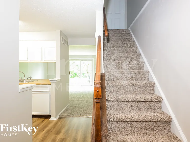 6847 Cross Key Dr — Photo 3