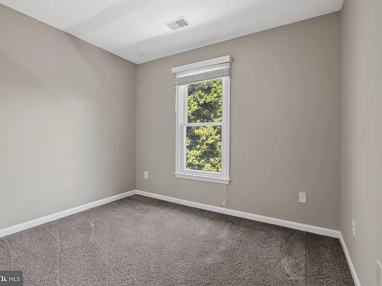 722 Hetzel Ter SE — Photo 18