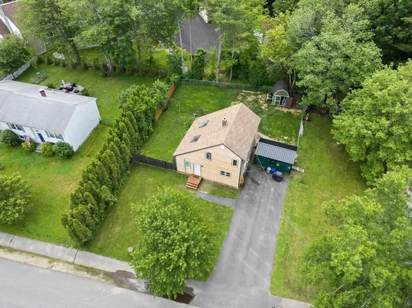 6 Bickford Drive, Topsham, ME 04086