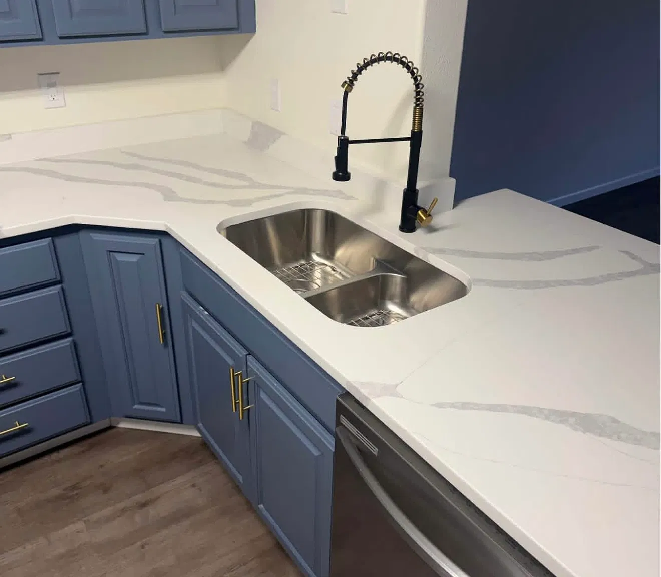 3 bed, 2.5 bath, 2904 sqft, $3,300 — Photo 3