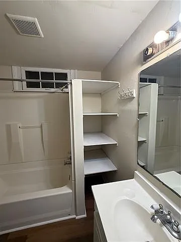 4433 Iberville St #LOWER — Photo 6