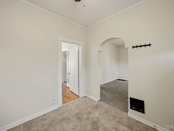4th image of 4838 Goethe Ave