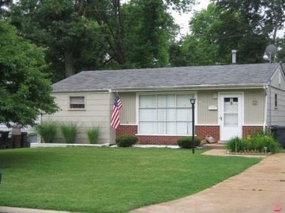 8025 Pilgrim Dr, Saint Louis, MO, 63123