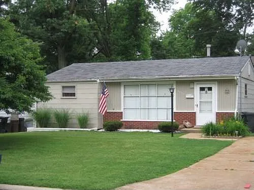 8025 Pilgrim Dr photo 1