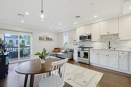 498 Sumner St #1 Photo 1