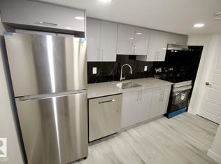 1929 Davidson Wynd SW, Edmonton, AB T6W 3J4