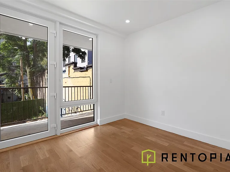352 Meeker Ave #6H — Photo 2
