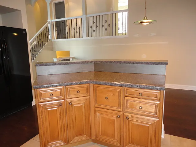 4 bed, 3.0 bath, 2070 sqft, $3,350 — Photo 4