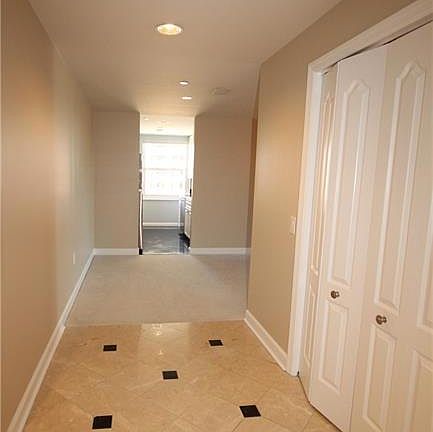 Foyer / entrance #2