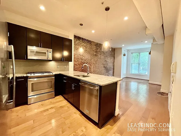 1444 Fairmont St NW #2 — Photo 8