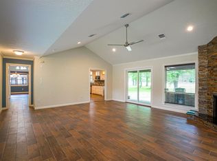 568 Roanoke Dr, Conroe, TX 77302