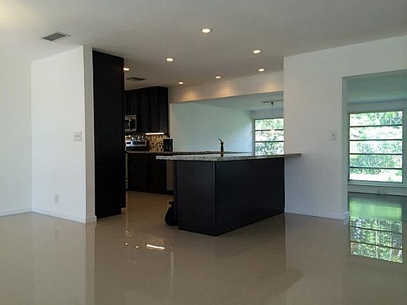 5th image of 2119 NE 57th St