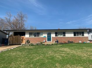 745 Bellarmine Ln, Florissant, MO 63031