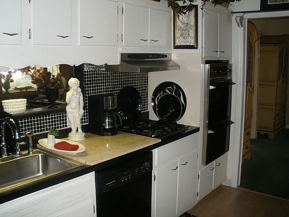 5th image of 474 Whitehall St
