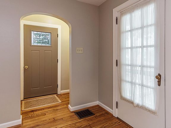 5th image of 7105 Wallace Ave