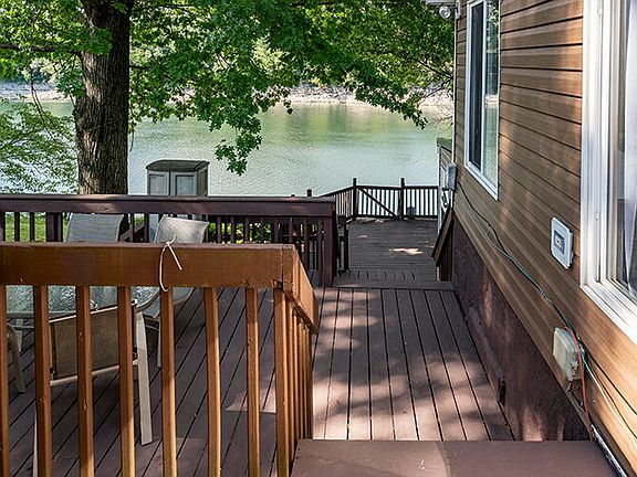 4th image of 392 Lakeview Point