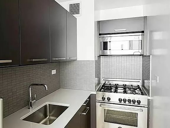 4th image of 222 E 39th St APT 15E