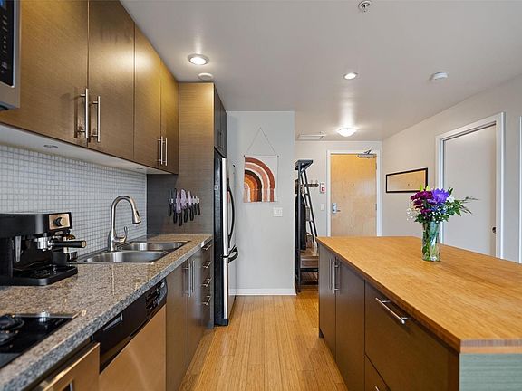 3rd image of 391 Tyee Rd #405