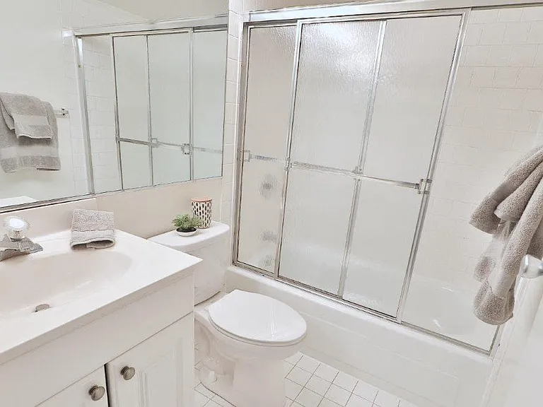 Eagles Crest Apartment Homes — Photo 12
