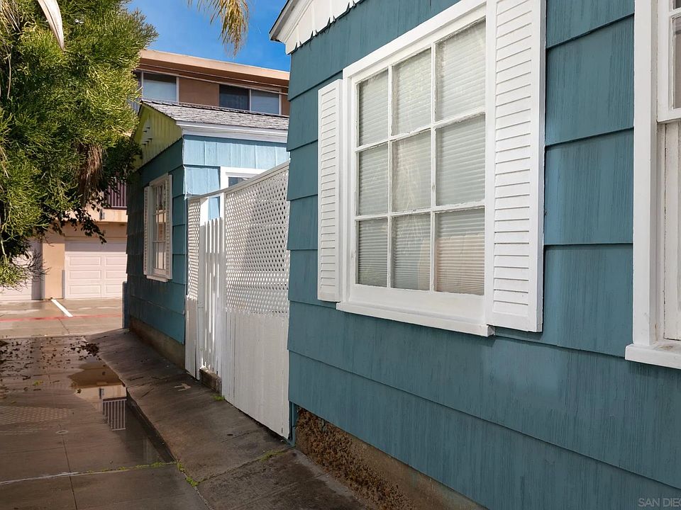 1st image of 827-833 Queenstown Ct