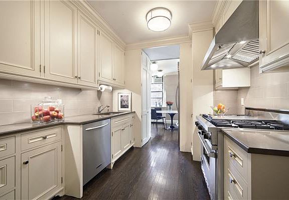 2nd image of 205 W 89th St APT 2-S