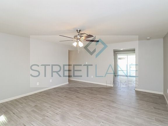 4th image of 3836 E Ludlow Dr