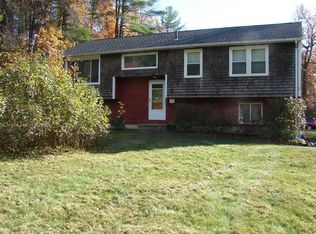 208 Grantwood Dr, Amherst, MA 01002