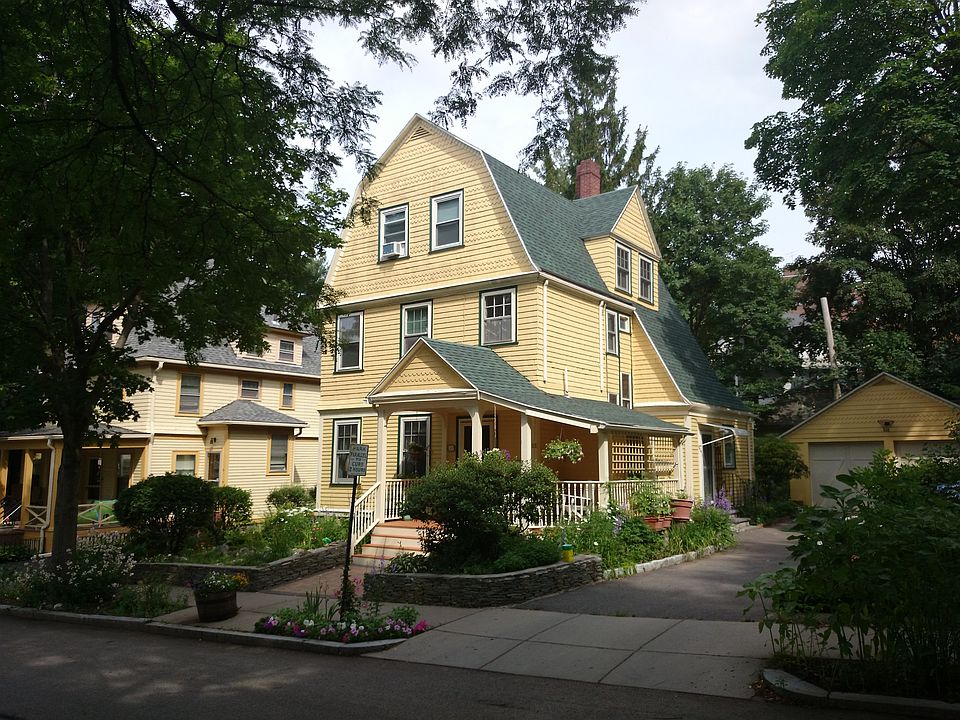 2nd image of 21 Coolidge St