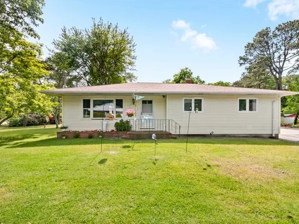 2 Shawnee Dr, Buzzards Bay, MA 02532