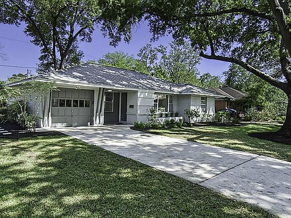 One-car-attached Garage