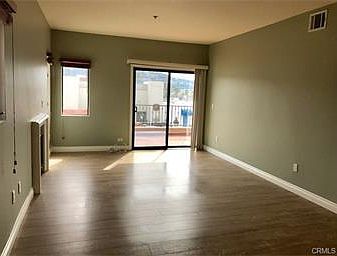 living room w Fireplace