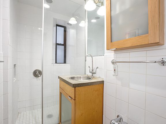 5th image of 149 W 12th St APT 23