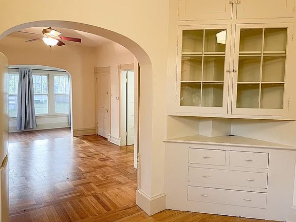 5th image of 1421 Dewey Ave #1