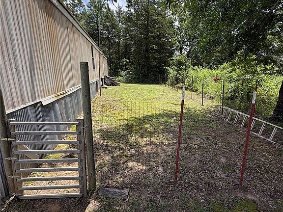 4th image of 300 Jr Bailey Ln