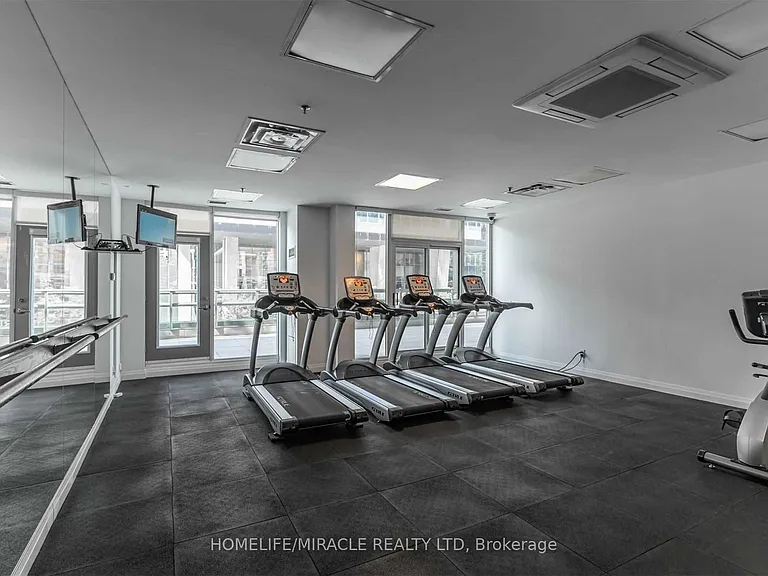 30 Grand Trunk Cres #1509 — Photo 24