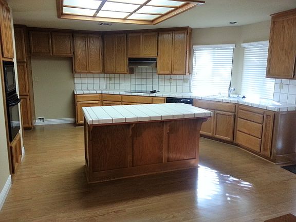 5th image of 507 Exeter Ct