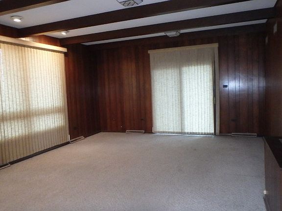 5th image of 11913 Greenwood Ave