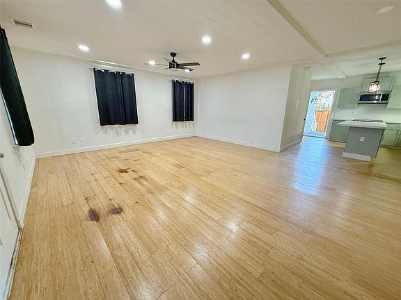3rd image of 1213 32nd St