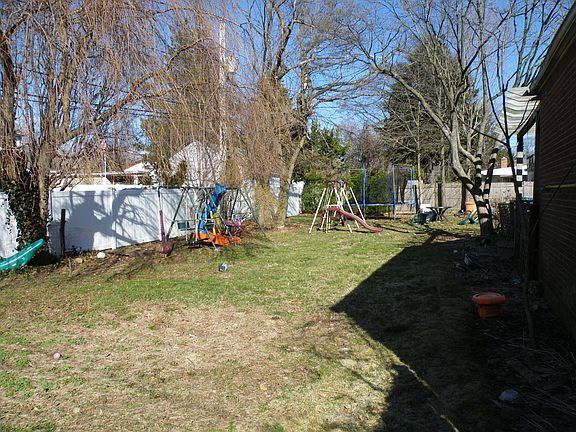 4th image of 14 Jefferson St
