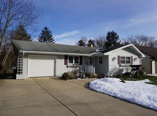 415 Warren Ave, Rockford, IL 61107