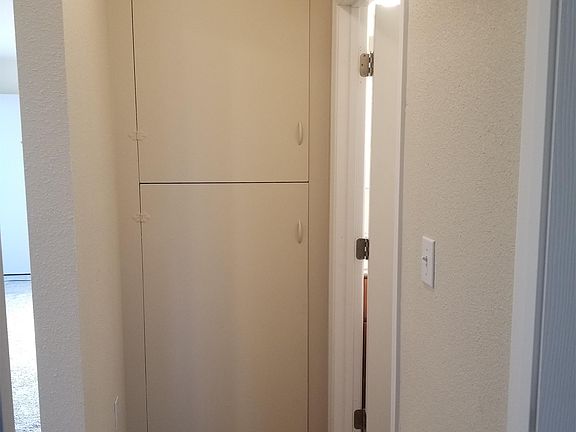 3rd image of 114 W Cedar St #10471696