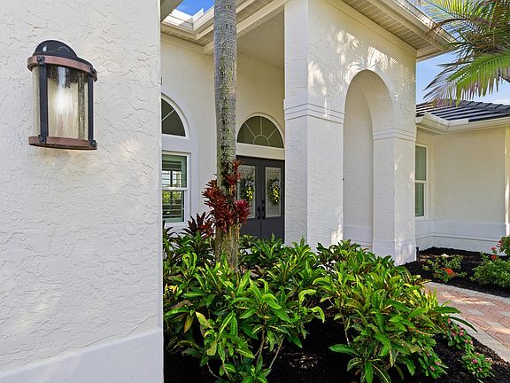 3rd image of 2206 SW Whitemarsh Way