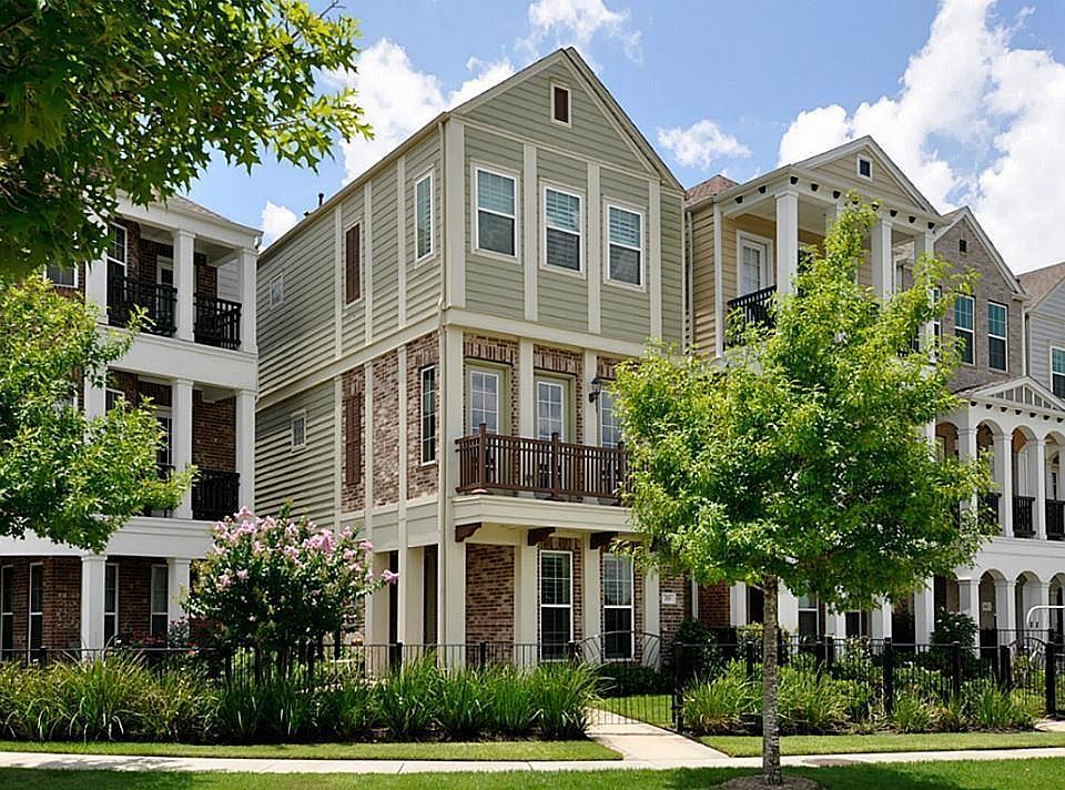 1st image of 270 Breezy Way