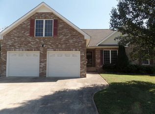 3892 Parade Dr, Clarksville, TN 37040