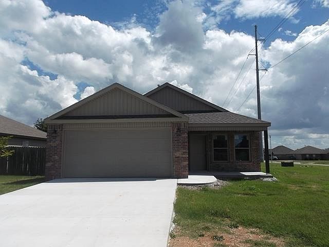 1st image of 171 Willow Dr