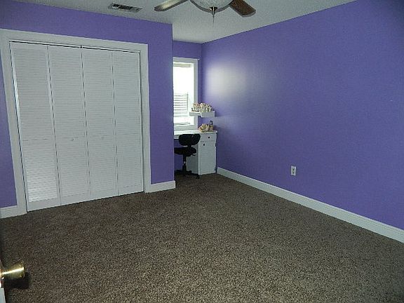 4th image of 4899 Imperial Dr