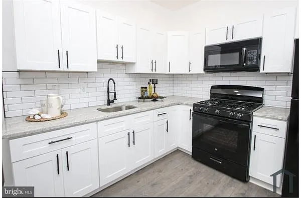 Building Photo - 631 E Locust Ave #1