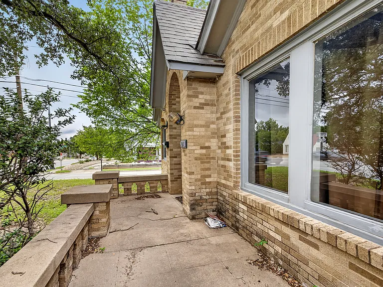 2601 S University Dr — Photo 6