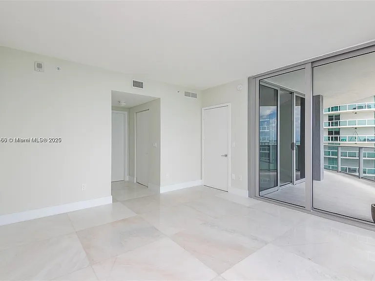 488 NE 18th St #1815 — Photo 26
