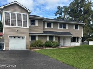 33 Barbara Ln, Oakhurst, NJ 07755